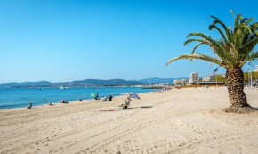Appartement de 2 chambres a Frejus a 200 m de la plage avec terrasse amenagee